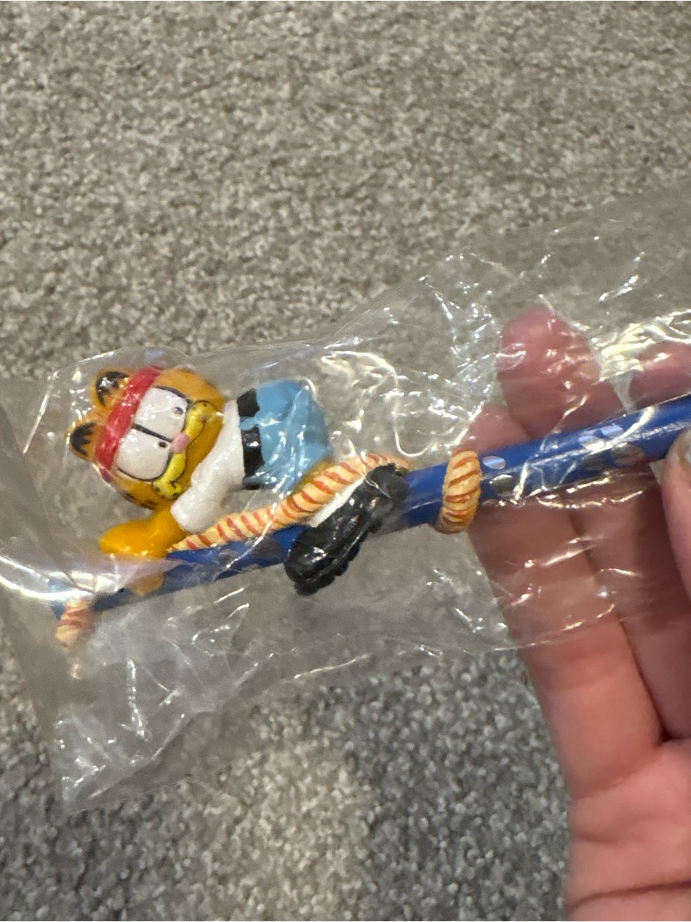 vintage Garfield topper with pencil, climbing NEW Novelty School 90s
